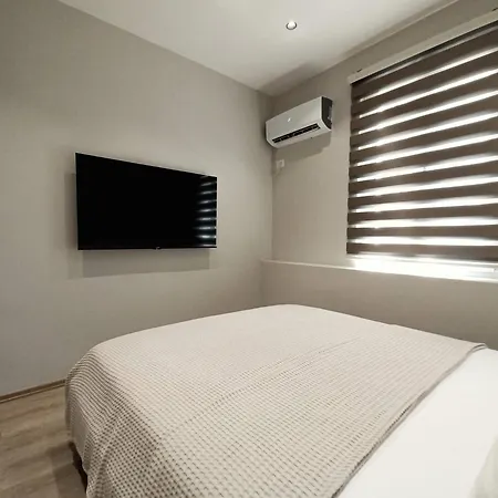 Goat Apartamento Tirana